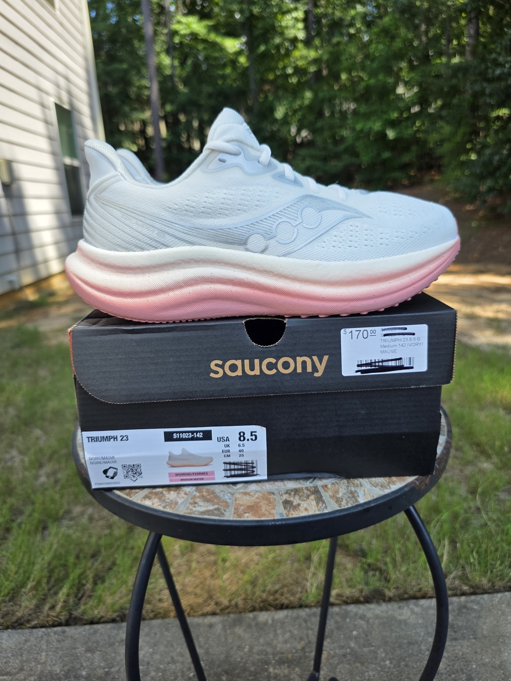 Saucony Triumph 23 S11023-142 Ivory/ Mauve Running Shoe Women Sz 8.5 Worn 2x Box